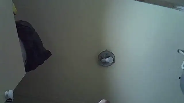 Snapshot of goldenstrips295 chatting on 03/13/26, 10:27 goldenstrips295 online show from 03/13/26, 10:27