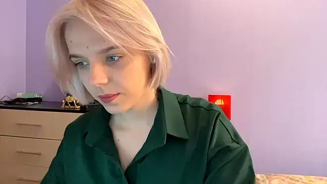 Snapshot of Scarlet_cat chatting on 01/07/26, 06:16 Scarlet cat online show from 01/07/26, 06:16