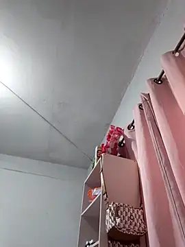 Snapshot of san_tti08 chatting on 12/22/25, 10:34 san tti08 online show from 12/22/25, 10:34