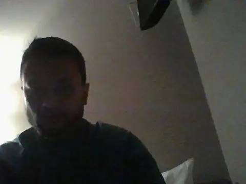 Snapshot of Mryoungstud chatting on 12/21/25, 08:05 Mryoungstud online show from 12/21/25, 08:05