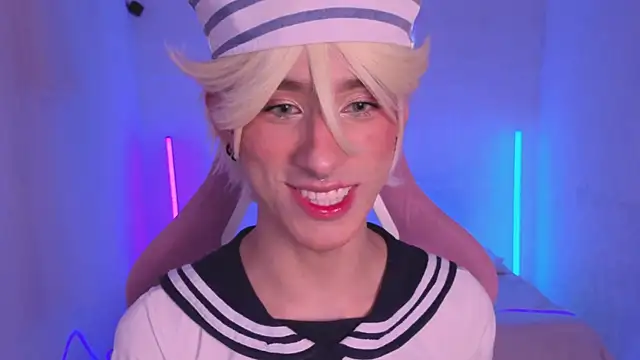 Snapshot of Kitsuneplay_ chatting on 12/22/25, 10:07 Kitsuneplay online show from 12/22/25, 10:07