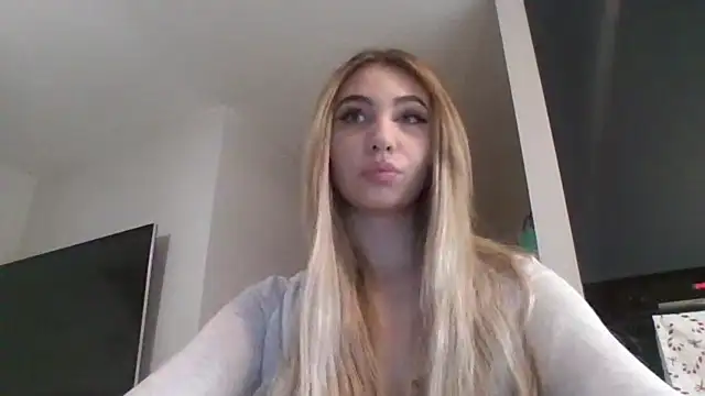 Snapshot of TeenLily chatting on 02/20/26, 08:09 TeenLily online show from 02/20/26, 08:09