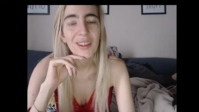 Snapshot of BarbieBlondieGirl chatting on 07/06/26, 03:36 BarbieBlondieGirl online show from 07/06/26, 03:36