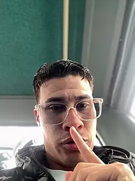 Latin Paisa Boy online show from 04/15/26, 05:20