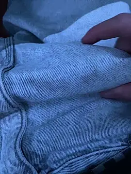 Snapshot of LittleGuy_2007 chatting on 04/04/26, 11:02 LittleGuy 2007 online show from 04/04/26, 11:02