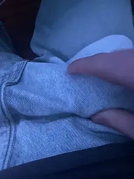 Snapshot of LittleGuy_2007 chatting on 04/05/26, 08:17 LittleGuy 2007 online show from 04/05/26, 08:17