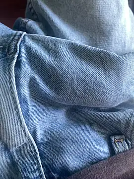 Snapshot of LittleGuy_2007 chatting on 04/06/26, 11:11 LittleGuy 2007 online show from 04/06/26, 11:11