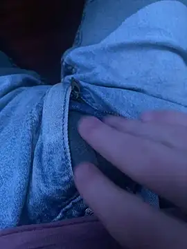 Snapshot of LittleGuy_2007 chatting on 04/22/26, 09:16 LittleGuy 2007 online show from 04/22/26, 09:16