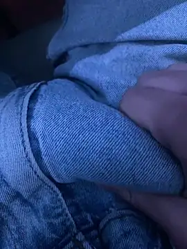 Snapshot of LittleGuy_2007 chatting on 04/24/26, 08:33 LittleGuy 2007 online show from 04/24/26, 08:33