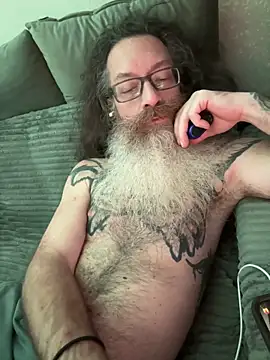 Snapshot of Isaac_the_great1 chatting on 12/22/25, 02:52 Isaac the great1 online show from 12/22/25, 02:52