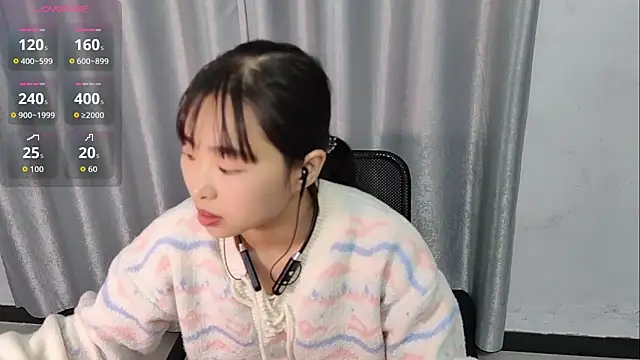 Snapshot of kaia-Baby chatting on 12/22/25, 07:16 kaia-Baby online show from 12/22/25, 07:16