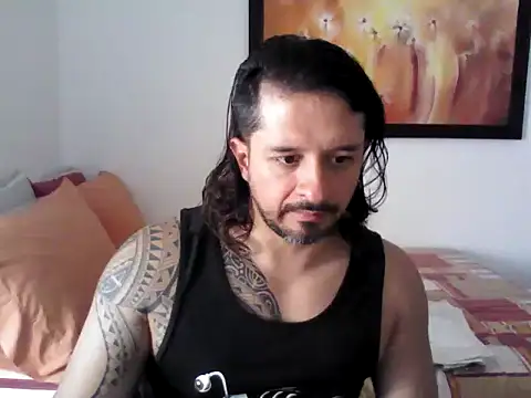 Snapshot of gonzzohunterr chatting on 03/24/26, 06:57 gonzzohunterr online show from 03/24/26, 06:57