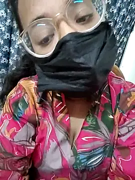 Snapshot of MaggieTelugu-15 chatting on 04/15/26, 06:20 MaggieTelugu-15 online show from 04/15/26, 06:20