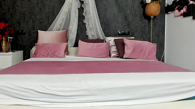 NayaNoirX online show from 01/10/26, 07:59