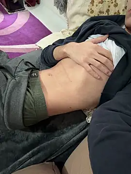 Snapshot of usr172727 chatting on 12/22/25, 09:06 usr172727 online show from 12/22/25, 09:06