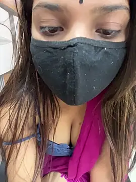 Snapshot of Luxuryalexa986 chatting on 04/11/26, 07:02 Luxuryalexa986 online show from 04/11/26, 07:02