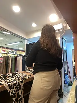 Snapshot of lele202526 chatting on 04/14/26, 06:25 lele202526 online show from 04/14/26, 06:25