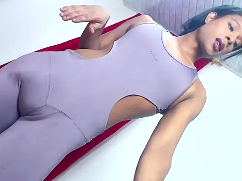 Snapshot of latina_ts_july chatting on 04/20/26, 02:09 latina ts july online show from 04/20/26, 02:09