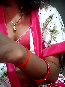 Snapshot of Puja_1230 chatting on 04/01/26, 11:00 Puja 1230 online show from 04/01/26, 11:00
