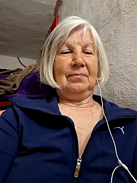 Snapshot of KlaudiaDarling chatting on 05/05/26, 06:49 KlaudiaDarling online show from 05/05/26, 06:49