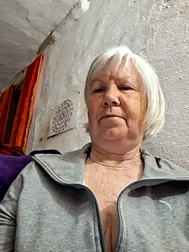 Snapshot of KlaudiaDarling chatting on 05/08/26, 10:48 KlaudiaDarling online show from 05/08/26, 10:48
