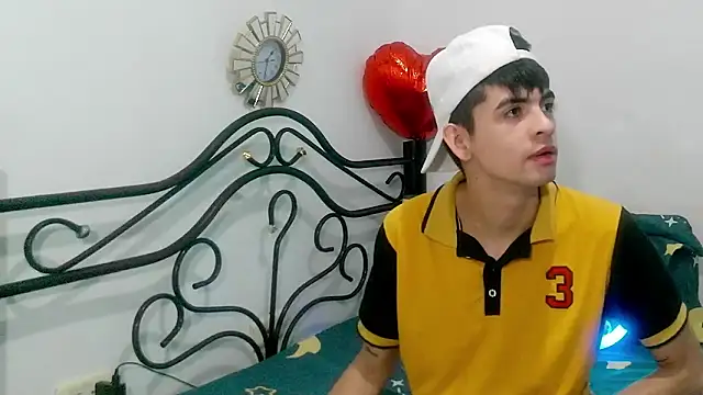 nico22love online show from 02/25/26, 02:59