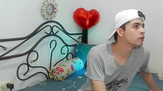 nico22love online show from 03/01/26, 06:10