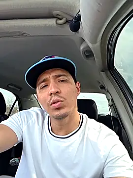 Snapshot of HoofedCylinder chatting on 04/12/26, 04:56 HoofedCylinder online show from 04/12/26, 04:56