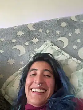 Snapshot of LunaisBack chatting on 03/21/26, 09:29 LunaisBack online show from 03/21/26, 09:29