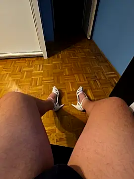 Snapshot of highheelsboy1 chatting on 12/22/25, 08:06 highheelsboy1 online show from 12/22/25, 08:06