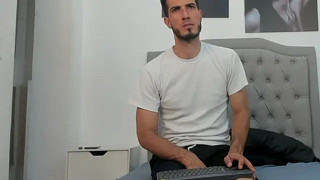 Snapshot of marc_ruffa chatting on 02/08/26, 07:28 marc ruffa online show from 02/08/26, 07:28