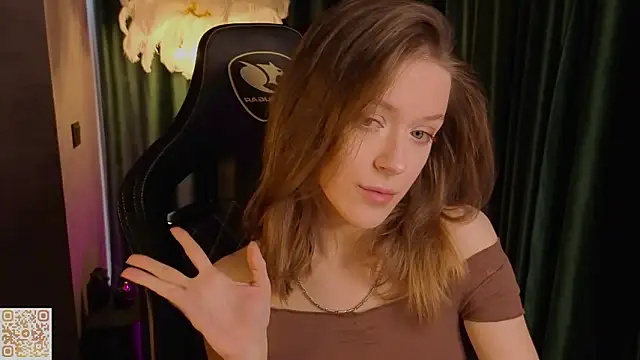 Snapshot of emmasday chatting on 02/03/26, 09:58 emmasday online show from 02/03/26, 09:58