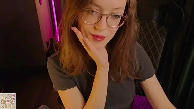 Snapshot of emmasday chatting on 02/06/26, 08:29 emmasday online show from 02/06/26, 08:29