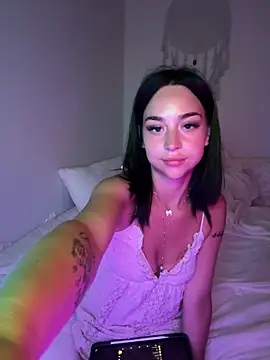 Tiffytooopretty online show from 06/04/26, 07:14