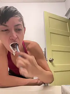 FaiiryArii online show from 04/14/26, 03:18