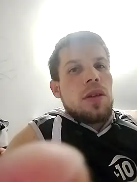 Snapshot of Bosik23 chatting on 04/13/26, 09:31 Bosik23 online show from 04/13/26, 09:31