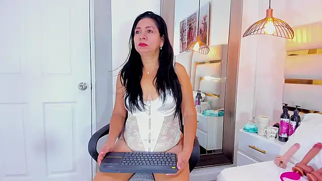 Noelle Minx online show from 07/20/26, 04:20