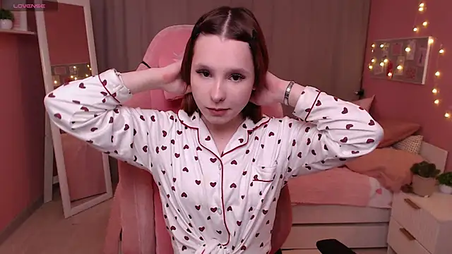 Snapshot of Haya_Harareet chatting on 02/14/26, 07:38 Haya Harareet online show from 02/14/26, 07:38