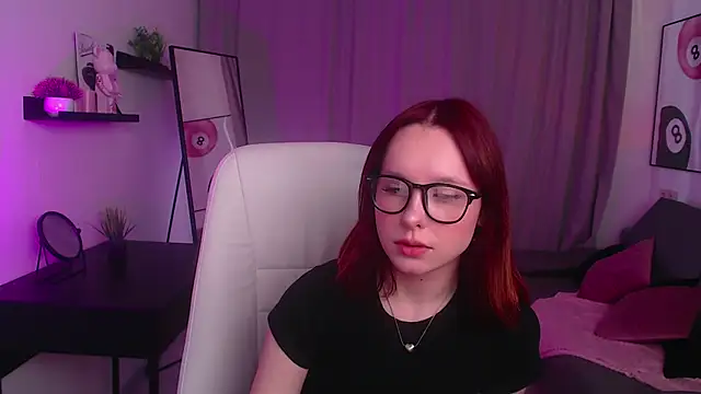 Snapshot of Haya_Harareet chatting on 03/18/26, 07:33 Haya Harareet online show from 03/18/26, 07:33