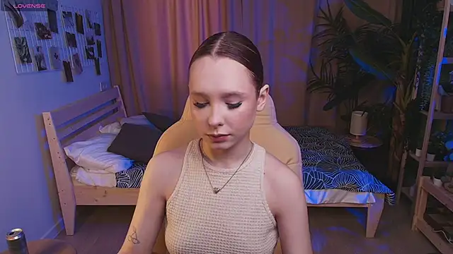 Snapshot of Haya_Harareet chatting on 03/30/26, 07:53 Haya Harareet online show from 03/30/26, 07:53