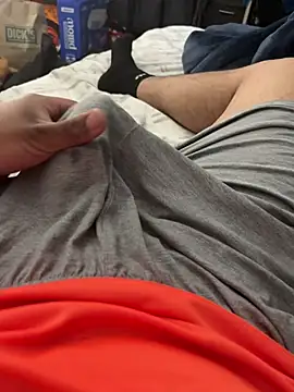 Snapshot of elpapigrande12 chatting on 03/24/26, 11:32 elpapigrande12 online show from 03/24/26, 11:32