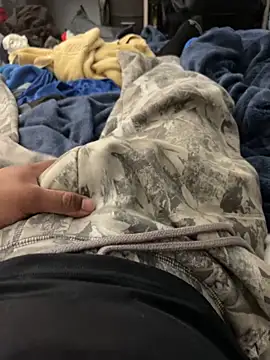 Snapshot of elpapigrande12 chatting on 03/29/26, 02:33 elpapigrande12 online show from 03/29/26, 02:33