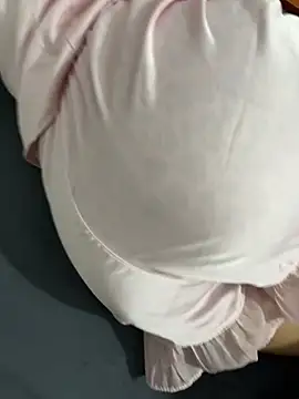 Snapshot of duyenem2k chatting on 03/17/26, 01:32 duyenem2k online show from 03/17/26, 01:32