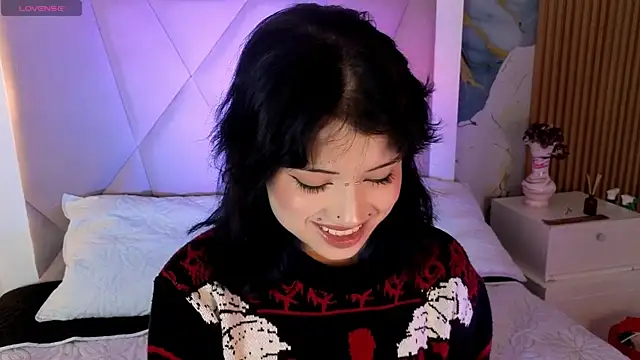 Snapshot of Sienna_Desiree chatting on 05/23/26, 04:07 Sienna Desiree online show from 05/23/26, 04:07