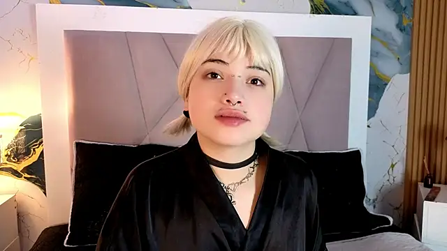 Snapshot of Sienna_Desiree chatting on 06/21/26, 06:49 Sienna Desiree online show from 06/21/26, 06:49