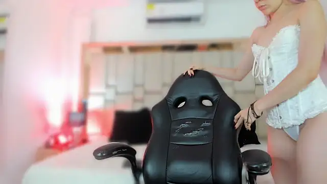 ElaRabbit online show from 02/19/26, 12:12