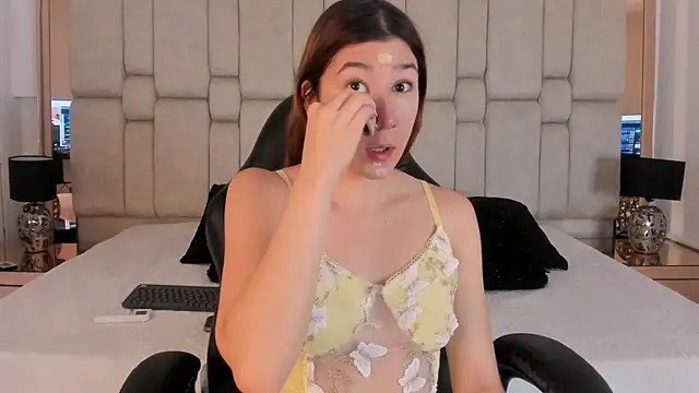 ElaRabbit online show from 03/11/26, 12:00