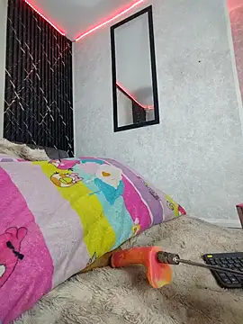 Isis Hot   online show from 03/28/26, 12:38