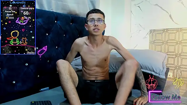 Snapshot of asher_lux chatting on 03/28/26, 09:03 asher lux online show from 03/28/26, 09:03