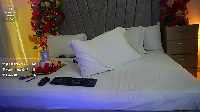 Snapshot of xkassandraxx chatting on 02/15/26, 07:51 xkassandraxx online show from 02/15/26, 07:51